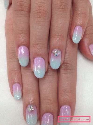 Delicata manicure pastello 2019-2020 anni