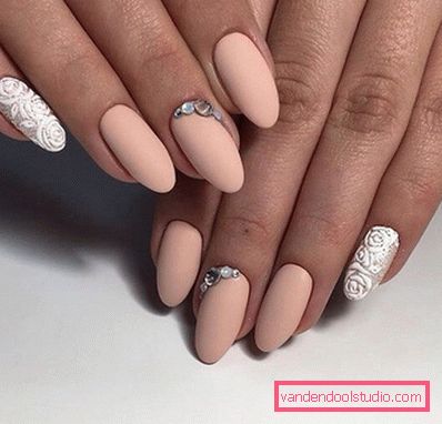 Delicata manicure pastello 2019-2020 anni