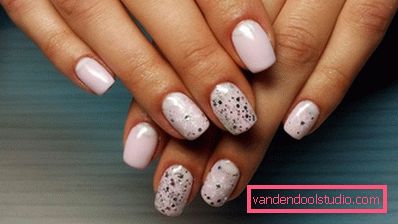Delicata manicure pastello 2019-2020 anni