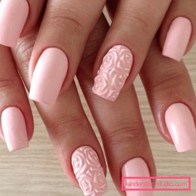 Delicata manicure pastello 2019-2020 anni
