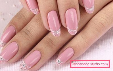 Delicata manicure pastello 2019-2020 anni