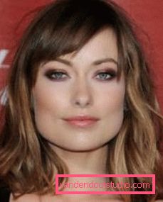 Taglio di capelli per una faccia quadrata su capelli medi Tagli di capelli voluminosi per capelli medi