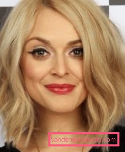 Taglio di capelli per una faccia rettangolare su capelli medi Tagli di capelli voluminosi per capelli medi