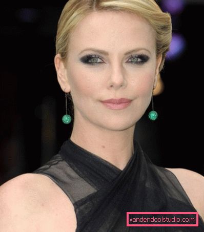 Affascinanti acconciature e tagli di capelli Charlize Theron