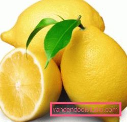 Capelli schiarenti con succo di limone