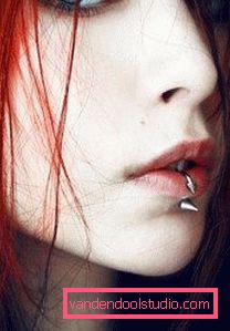piercing al labbro inferiore piercing al labbro inferiore
