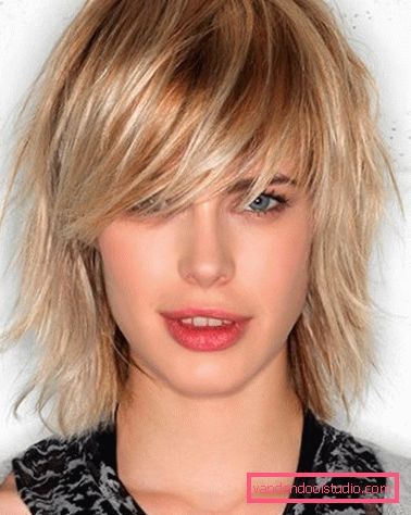 Tagli di capelli alla moda e alla moda fino ai capelli lunghi fino alla spalla 2019
