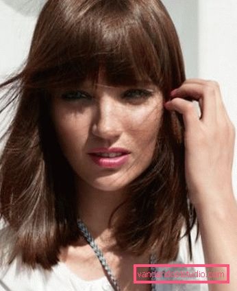 Tagli di capelli alla moda e alla moda fino ai capelli lunghi fino alla spalla 2019