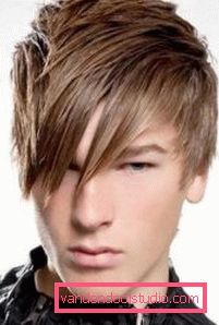 Tagli di capelli adolescenti asimmetrici per ragazzi Tagli di capelli teen popolari per i ragazzi