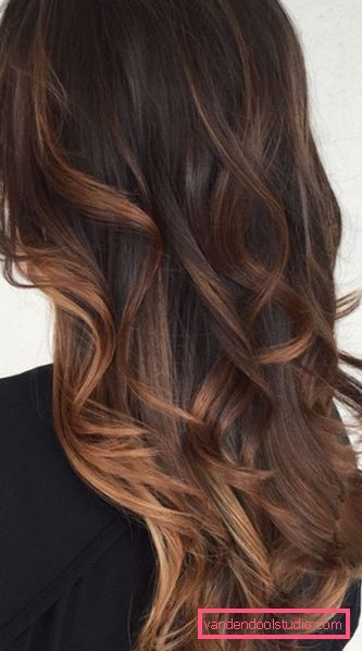 Tipi di colorazione dei capelli - balayazh Tipi popolari di colorazione dei capelli