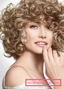 Regole per lo styling dei capelli ricci