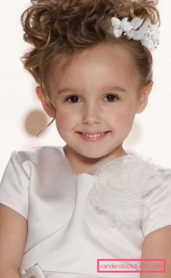 Capelli alti festivi per ragazze Acconciature festive e casual per capelli lunghi e medi