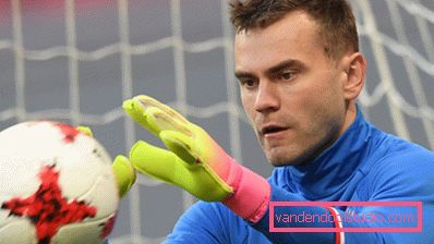 Acconciatura di Igor Akinfeev - foto