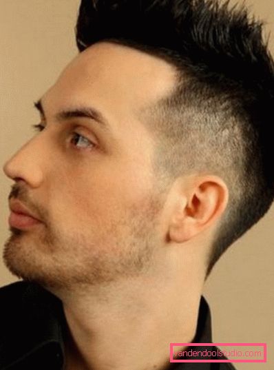Acconciatura Mohawk Acconciatura Mogawk - taglio di capelli creativo maschile e femminile