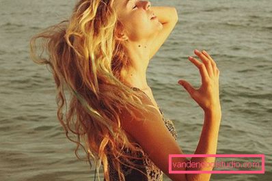 ragazza al mare ragazza al mare