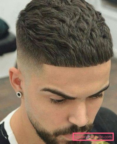 Acconciatura Timati chiamata Caesar