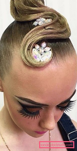 Acconciature per il ballo da sala per ragazze e ragazzi - foto