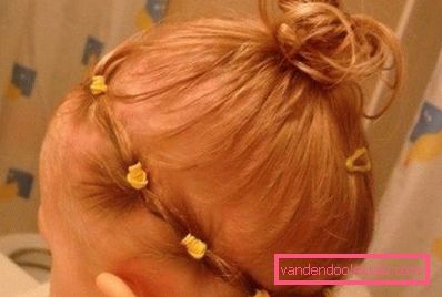 La ragazza con una coda in cima La ragazza con una coda in cima
