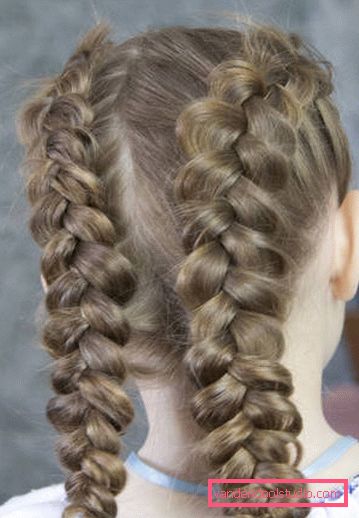 Acconciature per ragazze a scuola - semplice