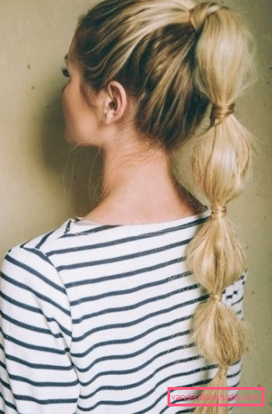 Acconciature sotto il cappuccio per capelli lunghi e medi - foto