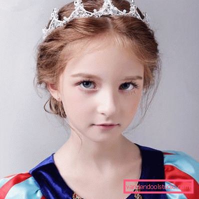 Acconciature con tiara per ragazze - Top 10 styling con una corona