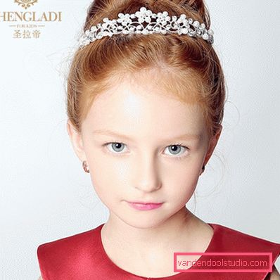 Acconciature con tiara per ragazze - Top 10 styling con una corona