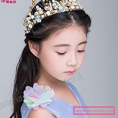 Acconciature con tiara per ragazze - Top 10 styling con una corona