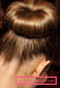 Semplici acconciature per capelli lunghi fai da te Semplici acconciature per capelli lunghi fai da te sulla base della trave