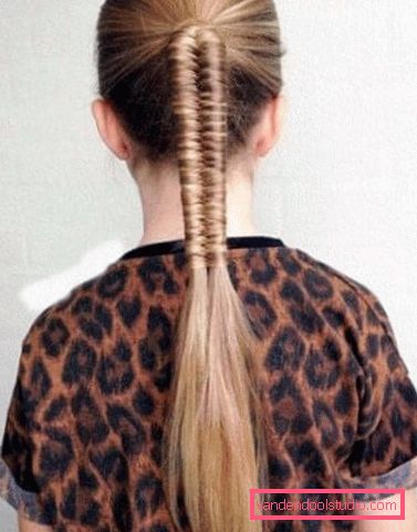 Belle trecce per ragazze Trecce intrecciate diverse per le ragazze a passi