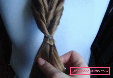 Diversi tipi di intrecci con elastici - Top 10 acconciature con elastici