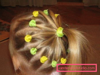 Acconciature per bambini per capelli medi all'asilo Una varietà di acconciature per ragazze con capelli medi