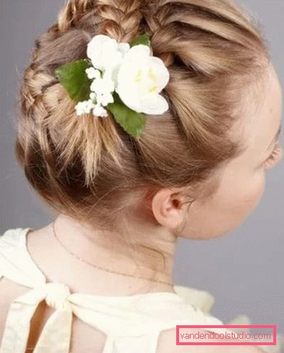 acconciature per capelli lunghi per ragazze Una varietà di acconciature per capelli lunghi per le ragazze