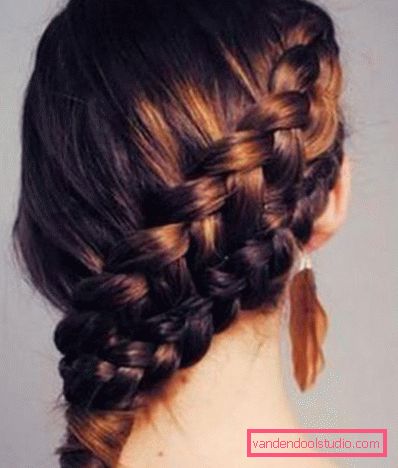 acconciature raccolte per capelli medi Una varietà di acconciature raccolte per capelli medi