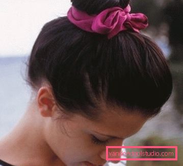 acconciature raccolte per capelli medi Una varietà di acconciature raccolte per capelli medi