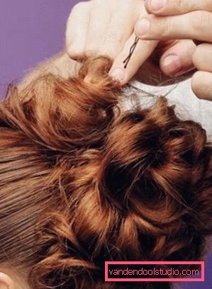 Una varietà di acconciature raccolte per capelli medi