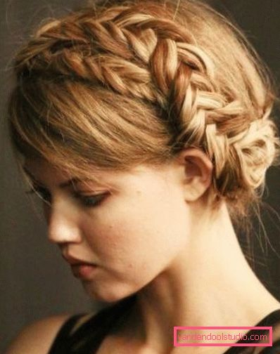 acconciature raccolte per capelli medi Una varietà di acconciature raccolte per capelli medi
