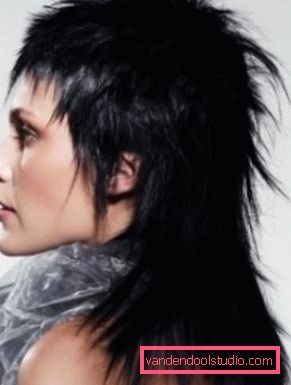 Tagli di capelli strappati per capelli medi - come rendere l'immagine più luminosa