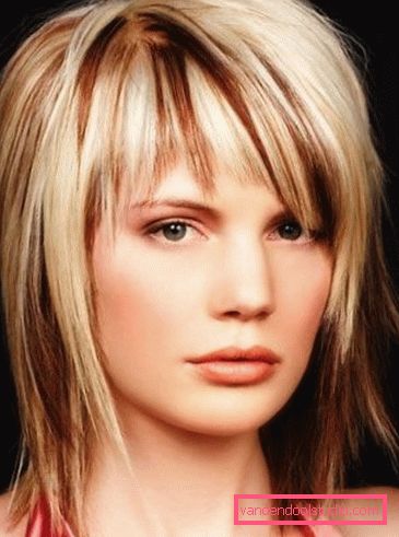 Tagli di capelli strappati per capelli medi - come rendere l'immagine più luminosa