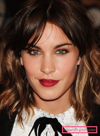 Bella colorazione dei capelli per le brune ombre La più bella tintura per capelli scuri e chiari