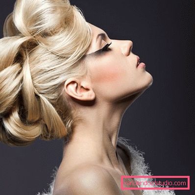 Le più belle acconciature per capelli lunghi