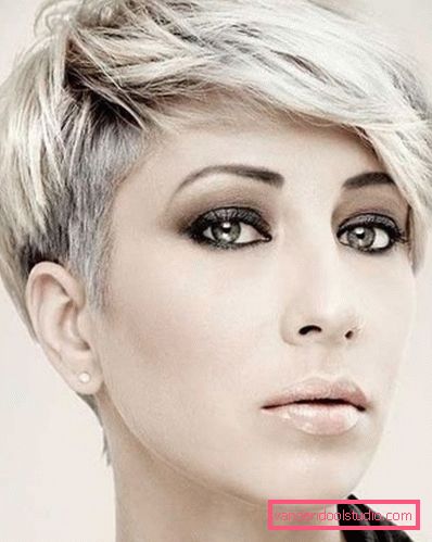 La frangia più alla moda del 2019: tagli di capelli con la frangia a lungo