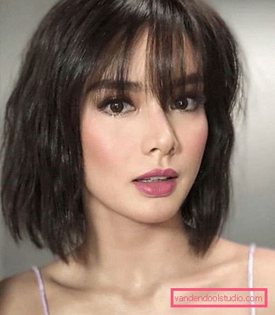 La frangia più alla moda del 2019: tagli di capelli con la frangia a lungo