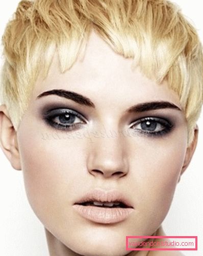 La frangia più alla moda del 2019: tagli di capelli con la frangia a lungo