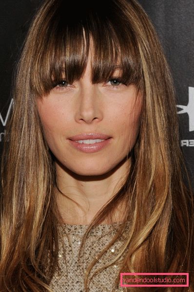 La frangia più alla moda del 2019: tagli di capelli con la frangia a lungo