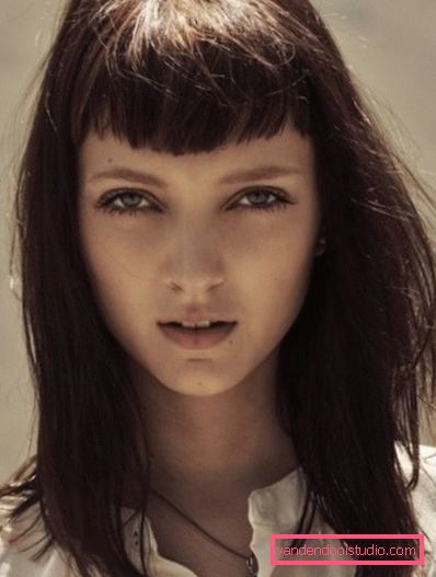 La frangia più alla moda del 2019: tagli di capelli con la frangia a lungo
