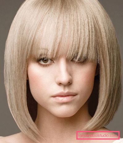 La frangia più alla moda del 2019: tagli di capelli con la frangia a lungo