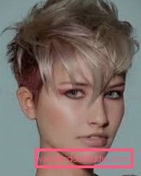 La frangia più alla moda del 2019: tagli di capelli con la frangia a lungo