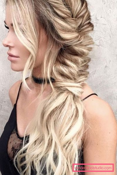 capelli lunghi con le trecce Le pettinature da donna più alla moda per capelli lunghi 2019