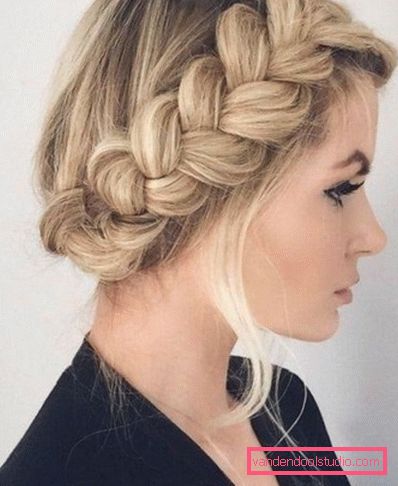 capelli lunghi con le trecce Le pettinature da donna più alla moda per capelli lunghi 2019