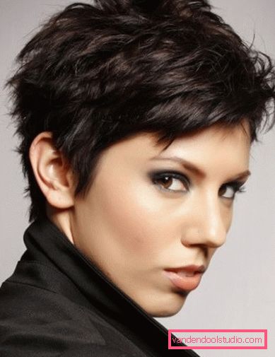 Tagli di capelli corti alla moda per ragazze & quot; sotto il ragazzo & quot; I tagli di capelli più popolari e alla moda per ragazze 2019